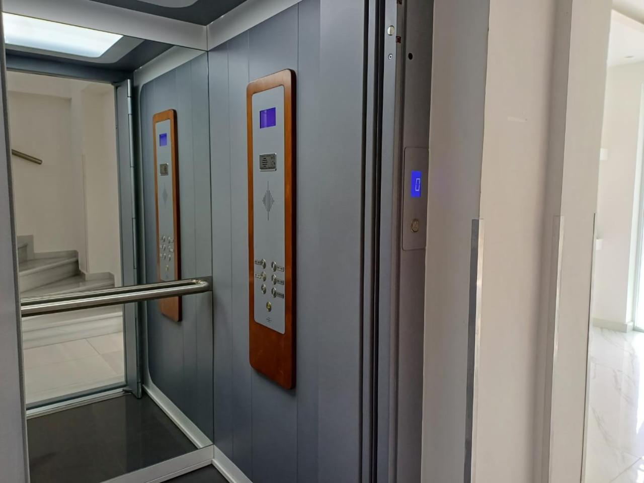 Deluxe City Hotel Ханья Экстерьер фото